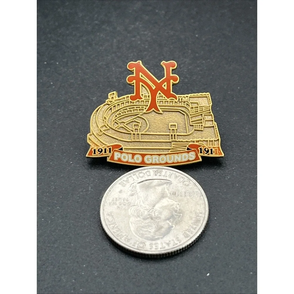 MLB Baseball New York Mets‎ Polo Grounds Stadium Lapel Hat Pin